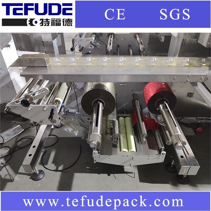 Bottom Dual Film Roll Flow Pack Machine